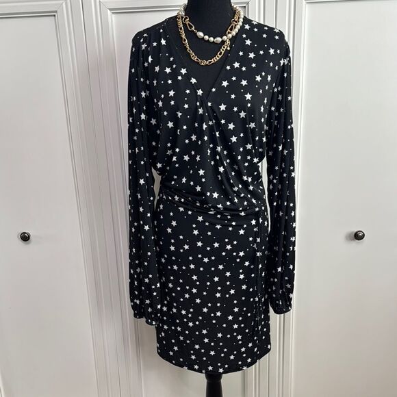 Simply Be Black and White Star Print Dress with Long‎ Sleeves - Picture 1 of 6